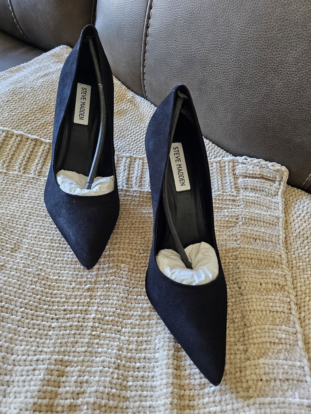 Brand New in Box! Steve Madden Black Suede Pointed-Toe Stiletto Pumps – Size 8M - Picture 2 of 7